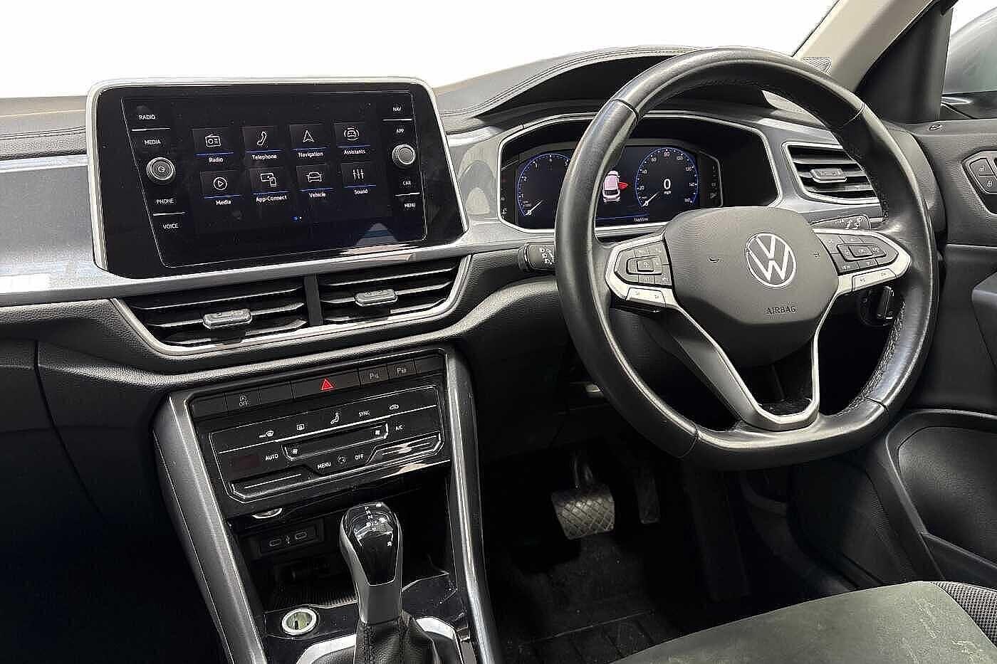 Used Volkswagen T-Roc 2024 for sale - 76665196: Photo 2