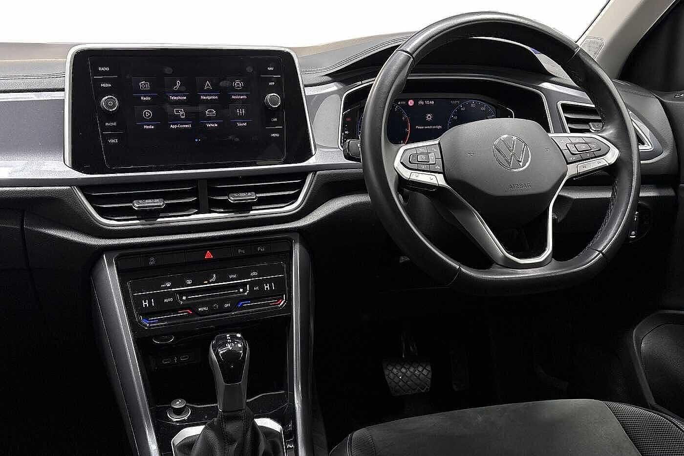 Used Volkswagen T-Roc 2024 for sale - 76665177: Photo 2