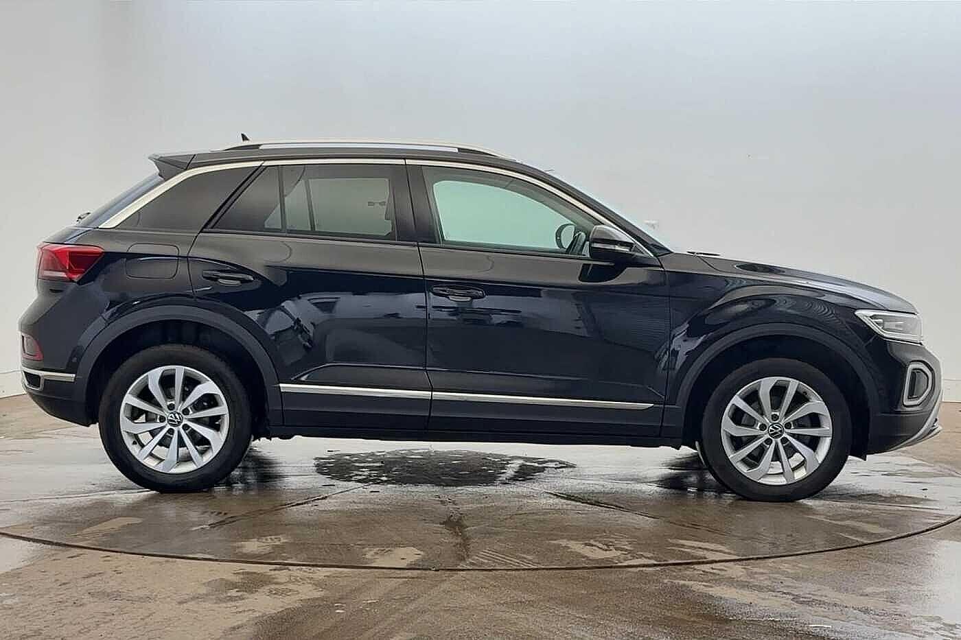 Used Volkswagen T-Roc 2024 for sale - 76665177: Photo 4