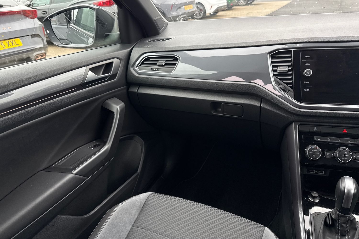 Used Volkswagen T-Roc 2020 for sale - 76546196: Photo 14