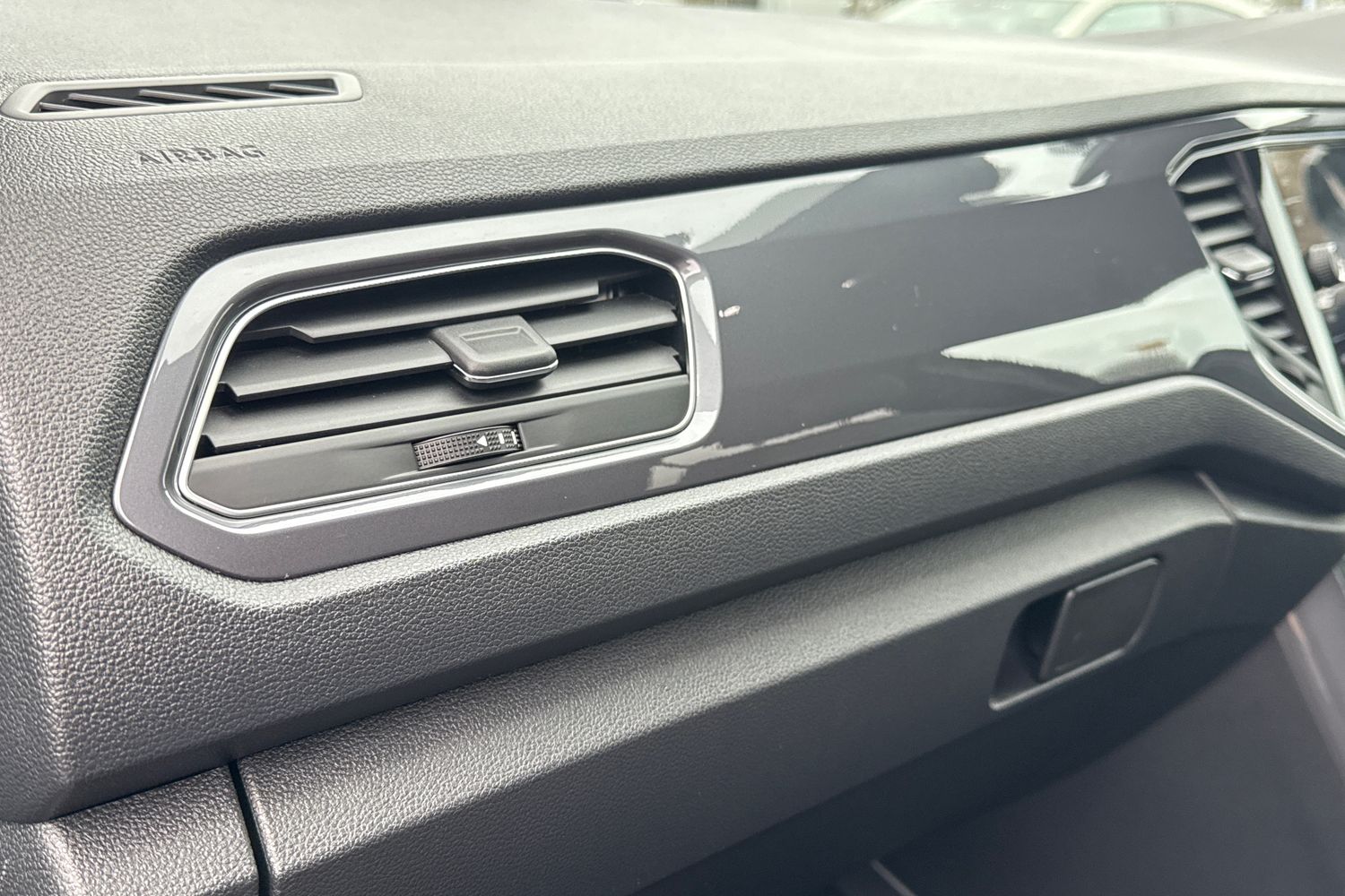 Used Volkswagen T-Roc 2020 for sale - 76546196: Photo 30