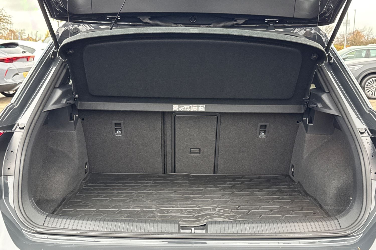 Used Volkswagen T-Roc 2020 for sale - 76546196: Photo 9