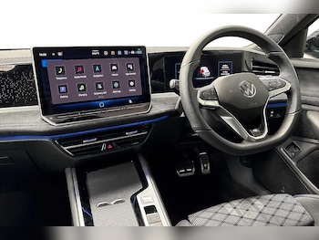 Used Volkswagen Passat 2025 for sale - 76896066: Photo