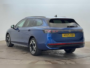 Used Volkswagen Passat 2025 for sale - 76896066: Photo