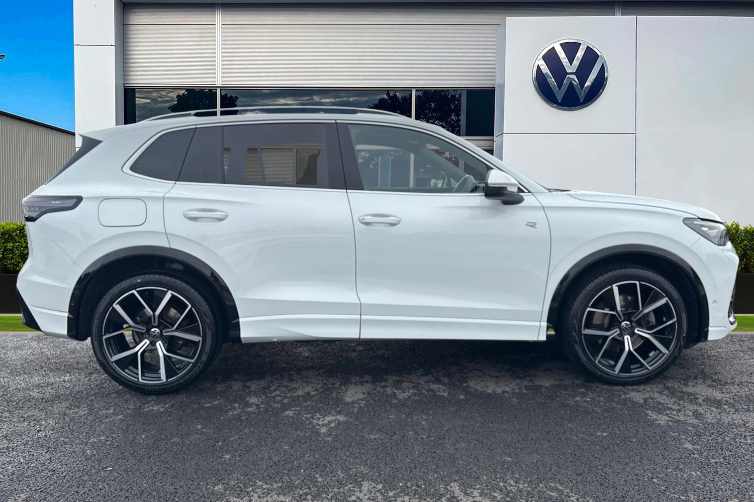 Used Volkswagen Tiguan 2024 for sale - 76182178: Photo 3