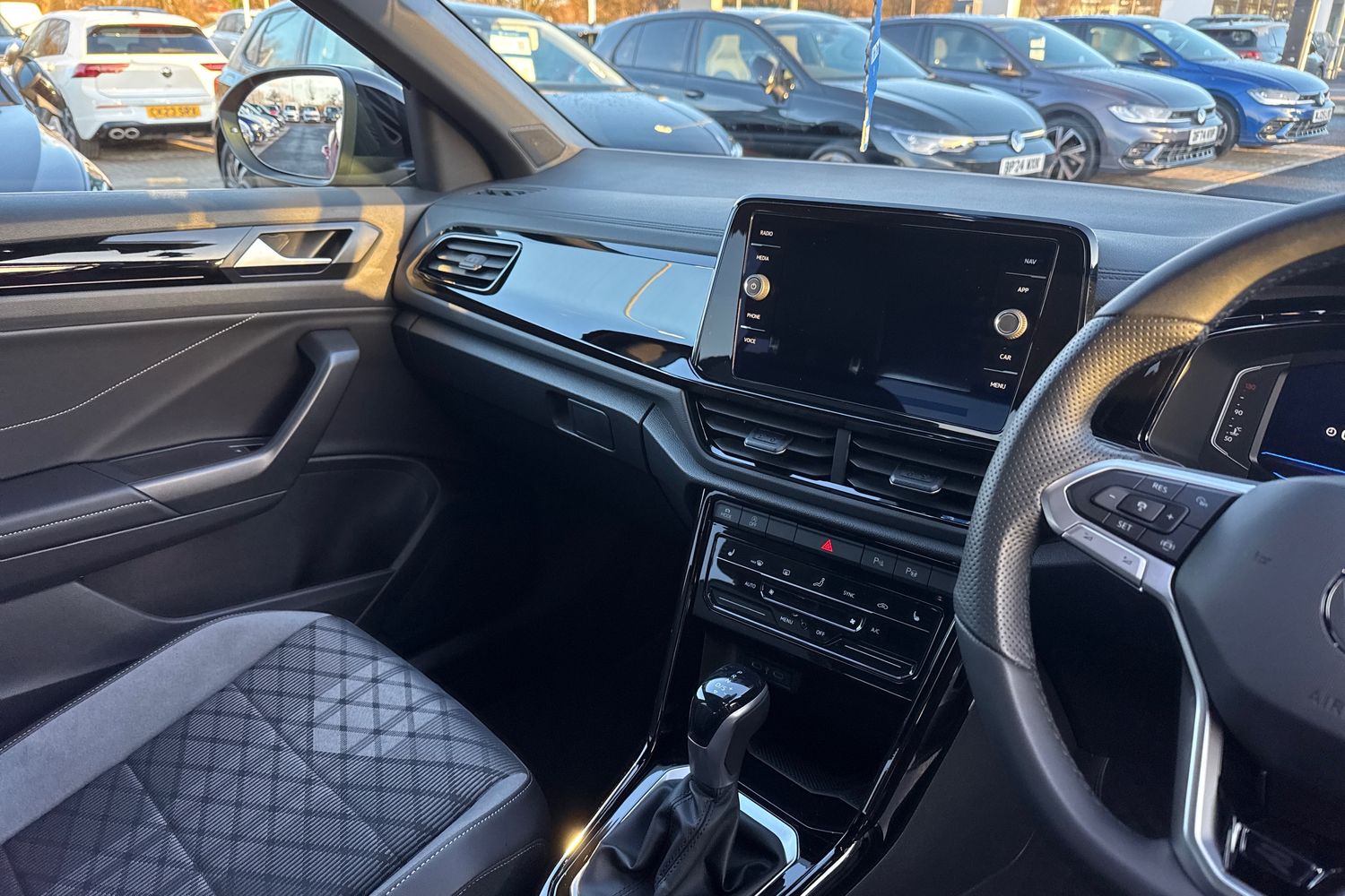 Used Volkswagen T-Roc 2025 for sale - 76929165: Photo 19