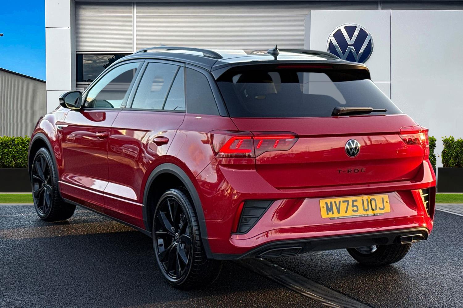 Used Volkswagen T-Roc 2025 for sale - 76929165: Photo 2