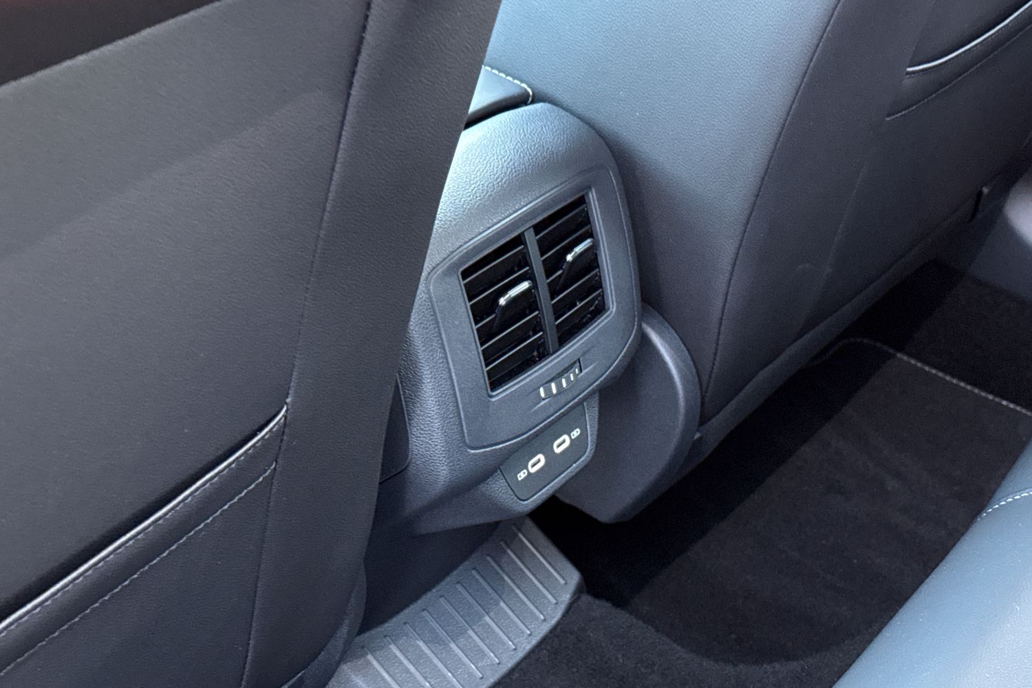 Used Volkswagen T-Roc 2025 for sale - 76929165: Photo 30