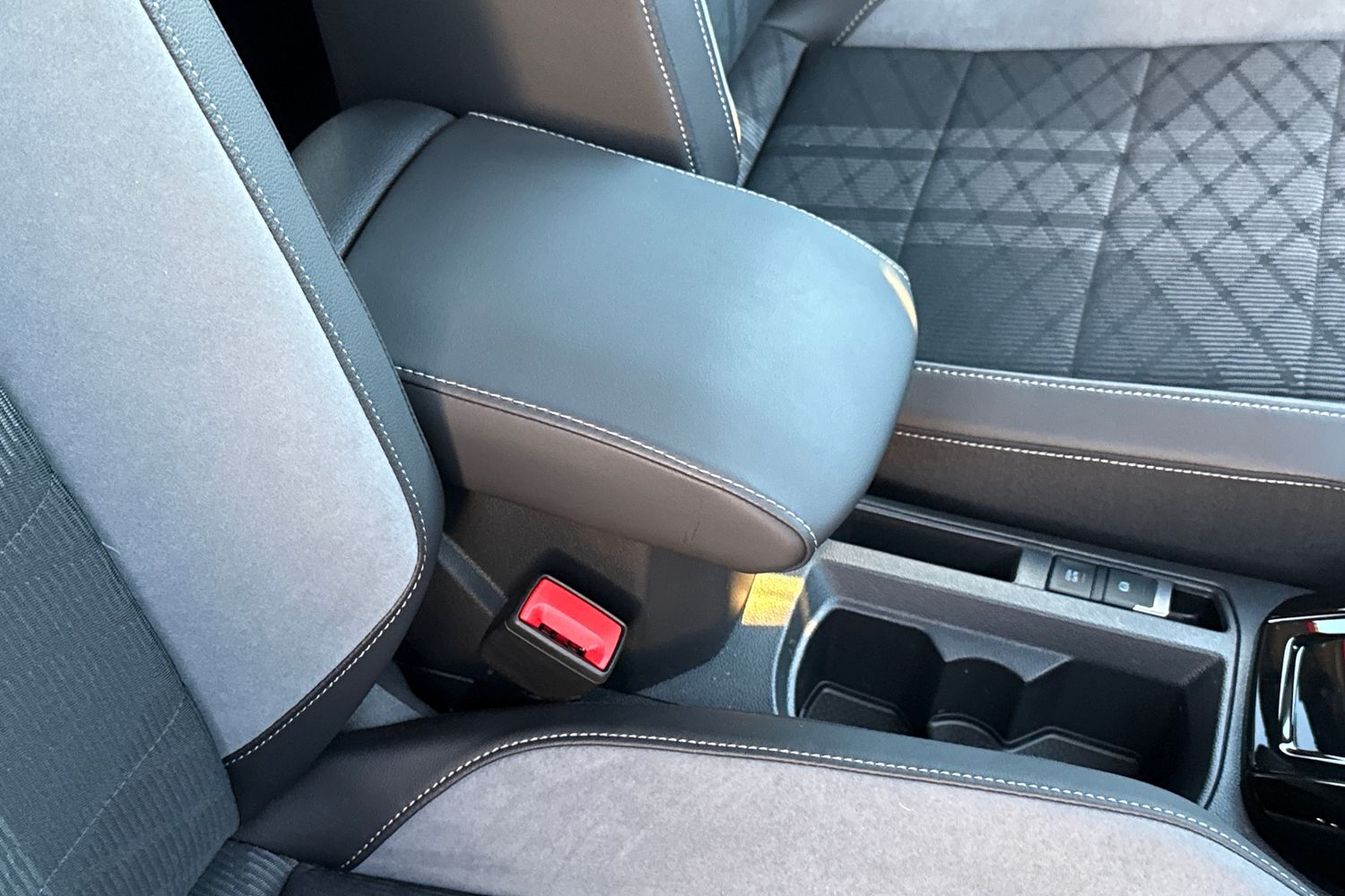 Used Volkswagen T-Roc 2025 for sale - 76929165: Photo 32