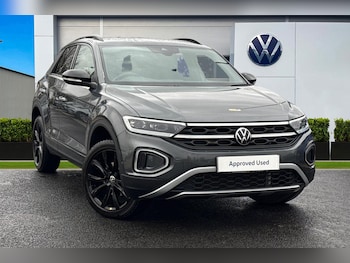 Used Volkswagen T-Roc 2023 for sale - 76979099: Photo