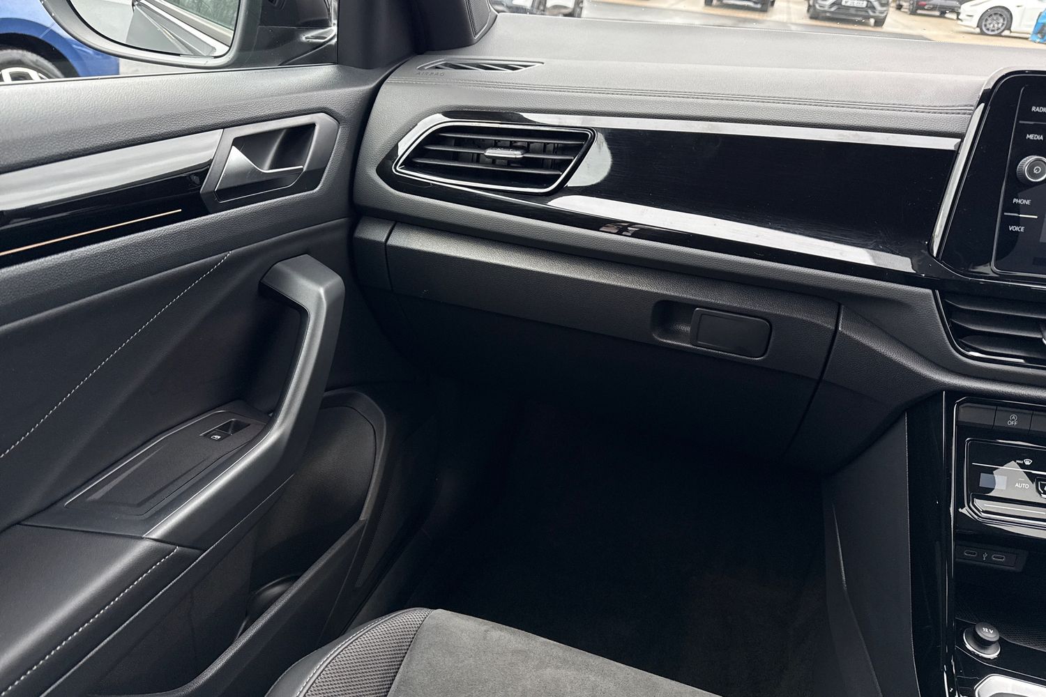 Used Volkswagen T-Roc 2023 for sale - 76979099: Photo 20