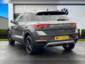 Used Volkswagen T-Roc 2023 for sale - 76979099: Photo