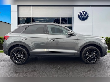 Used Volkswagen T-Roc 2023 for sale - 76979099: Photo