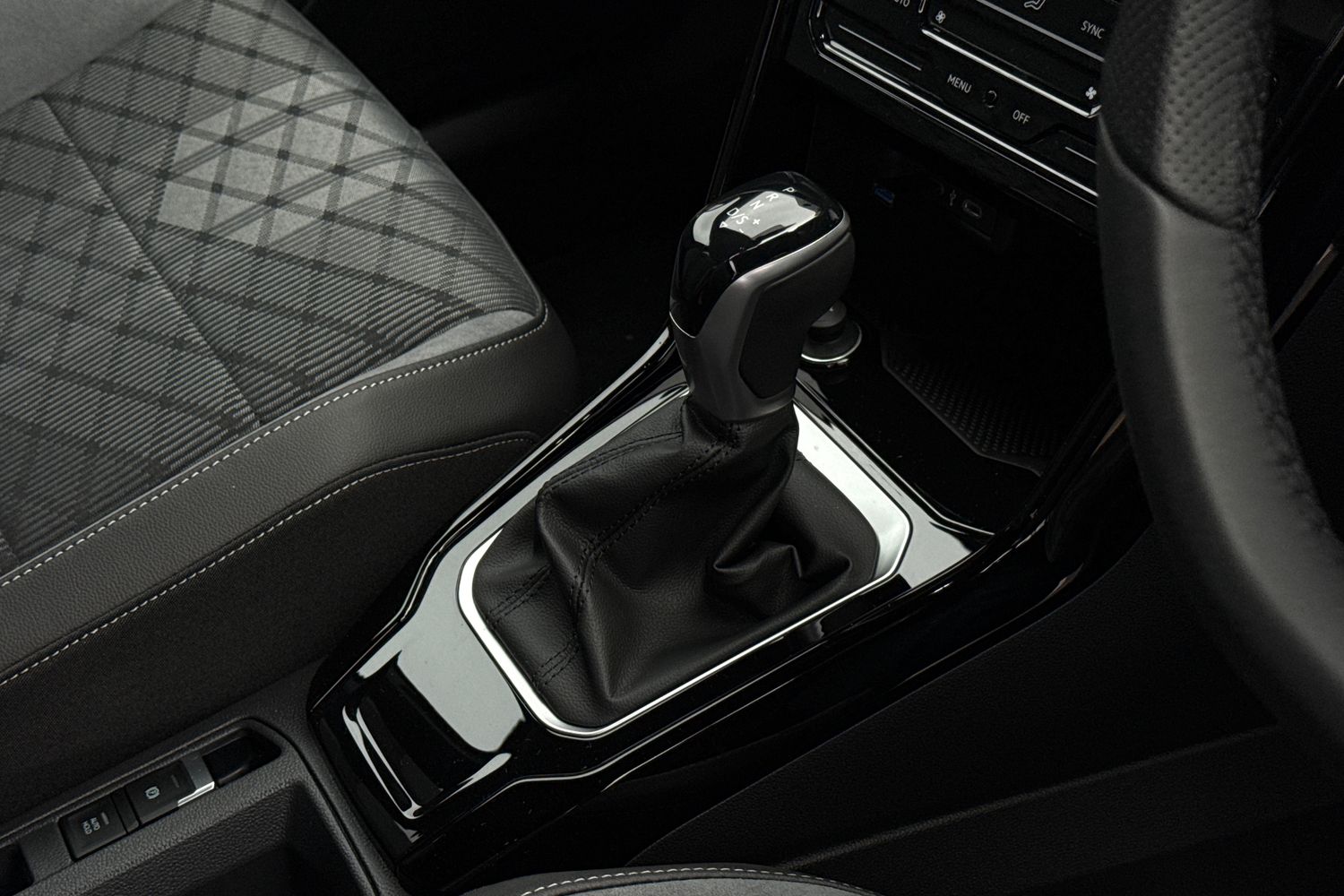 Used Volkswagen T-Roc 2025 for sale - 77368382: Photo 23