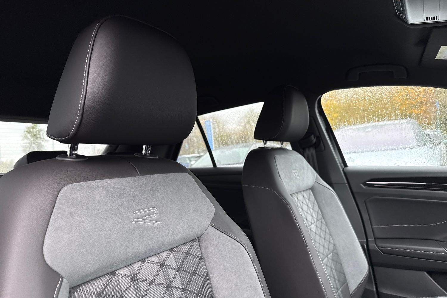 Used Volkswagen T-Roc 2025 for sale - 77368382: Photo 24