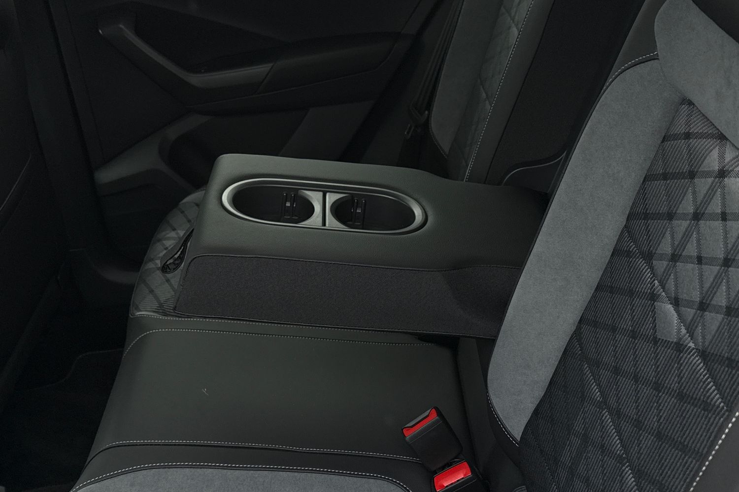 Used Volkswagen T-Roc 2025 for sale - 77368382: Photo 34