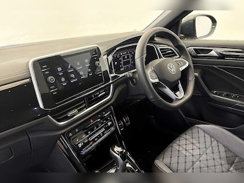 Used Volkswagen T-Roc 2024 for sale - 75461677: Photo
