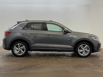 Used Volkswagen T-Roc 2024 for sale - 75461677: Photo
