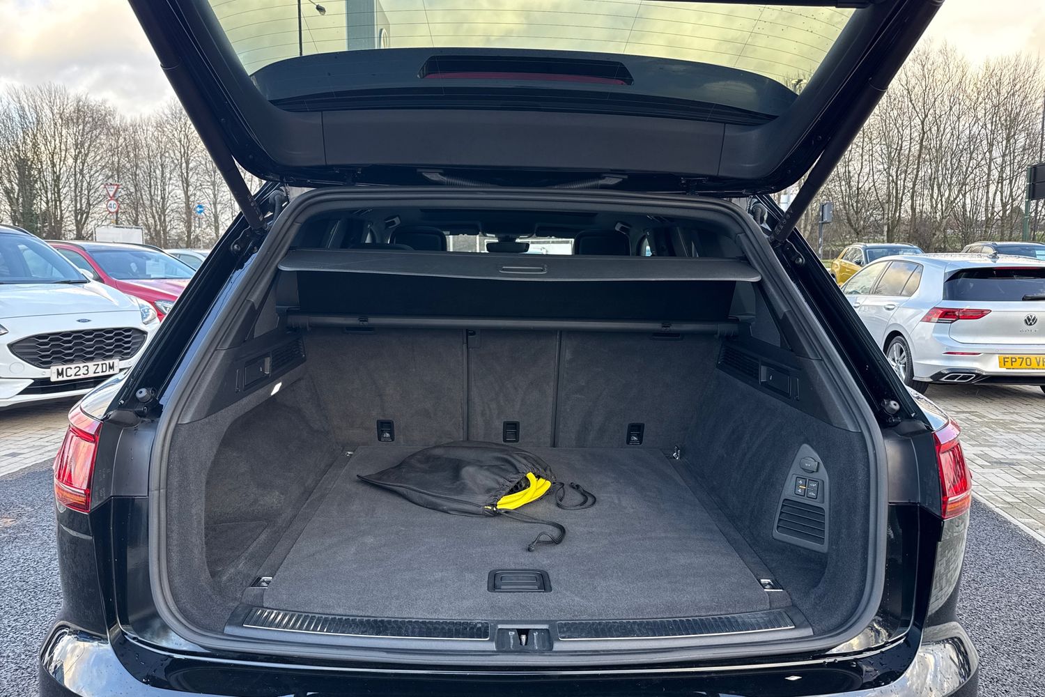 Used Volkswagen Touareg 2023 for sale - 76902612: Photo 6