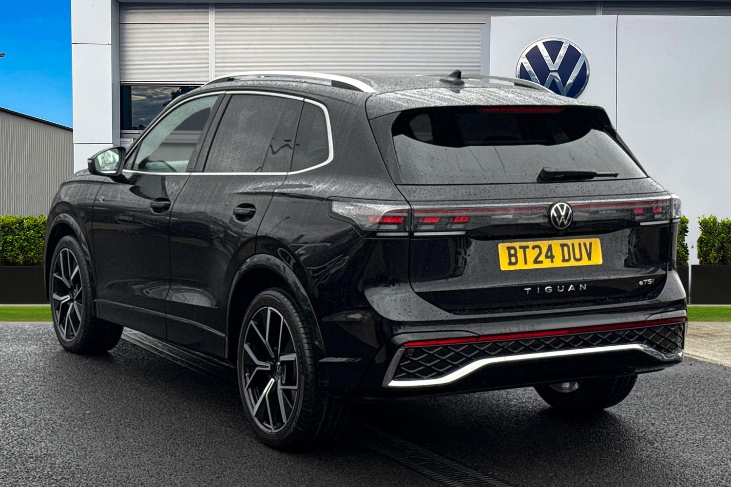 Used Volkswagen Tiguan 2024 for sale - 76476084: Photo 2