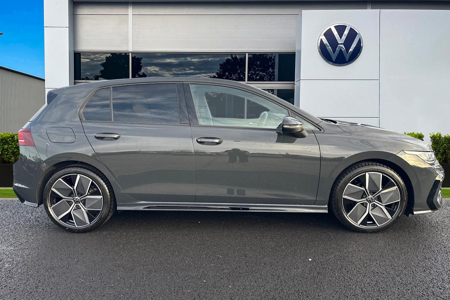 Used Volkswagen Golf 2025 for sale - 76961538: Photo 3