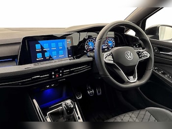 Used Volkswagen Golf 2024 for sale - 75639433: Photo