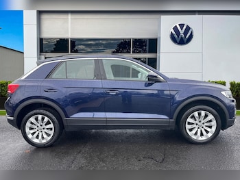 Used Volkswagen T-Roc 2019 for sale - 76564722: Photo