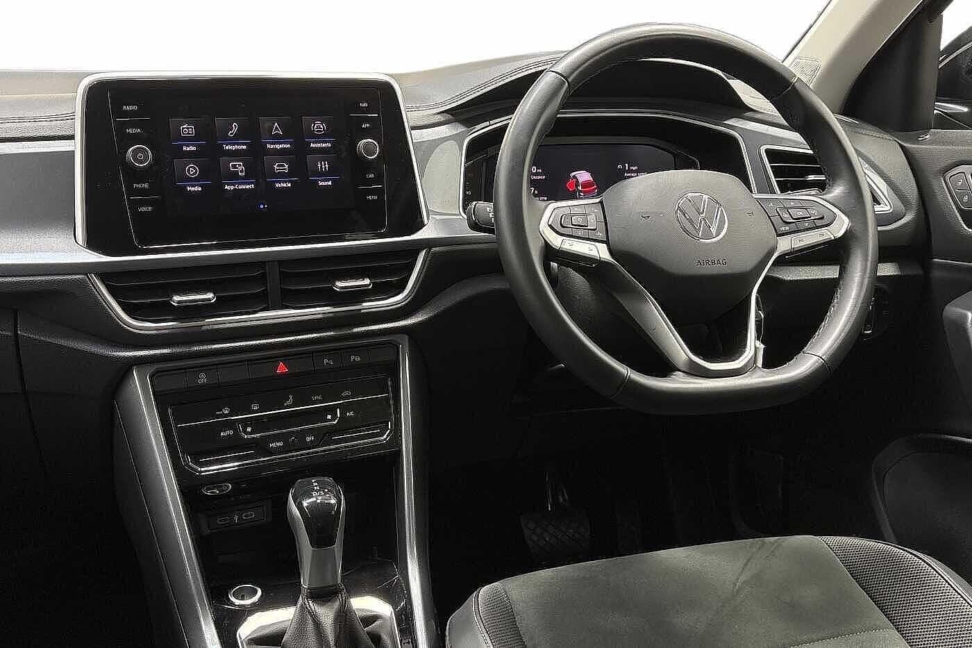 Used Volkswagen T-Roc 2024 for sale - 76665172: Photo 2