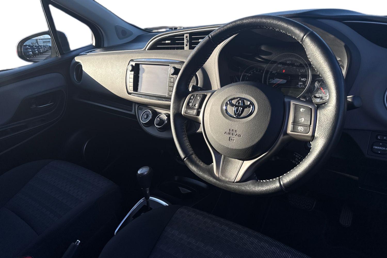 Used Toyota Yaris 2017 for sale - 76705473: Photo 14