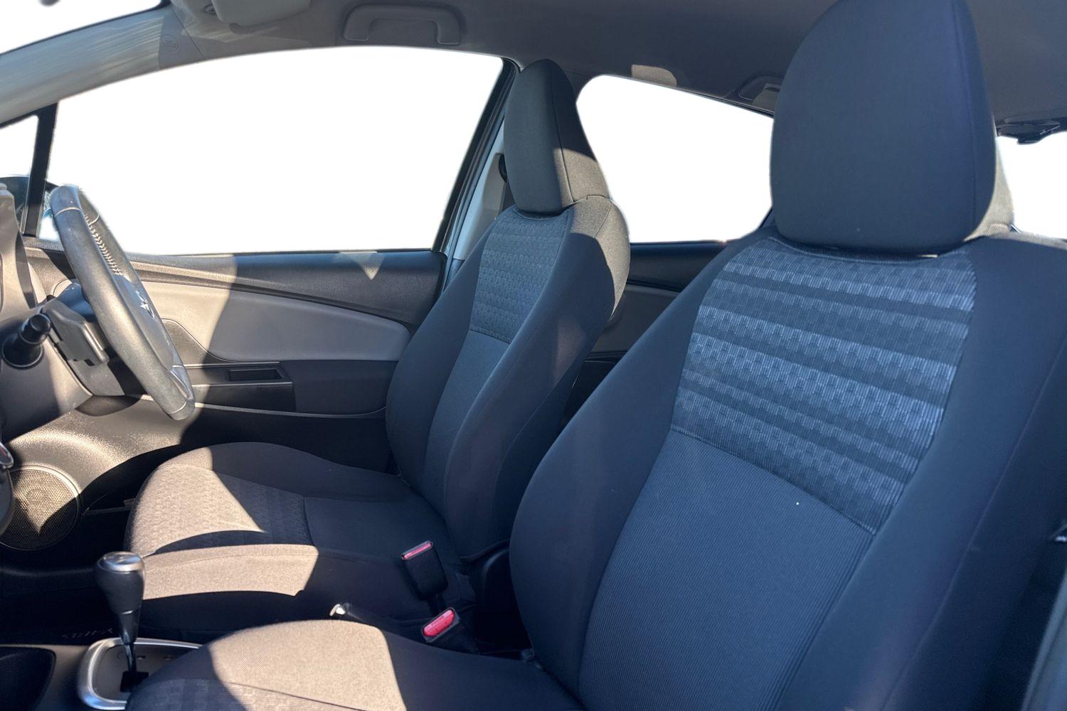 Used Toyota Yaris 2017 for sale - 76705473: Photo 16