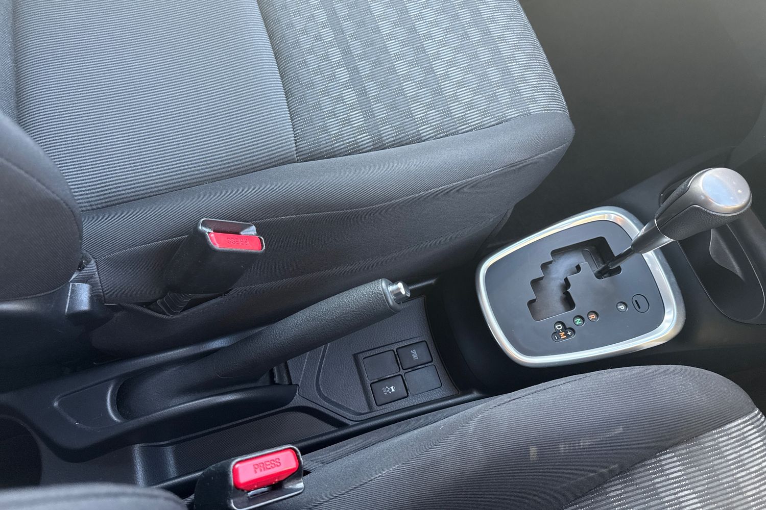 Used Toyota Yaris 2017 for sale - 76705473: Photo 23