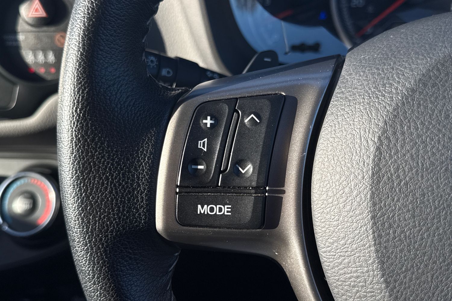 Used Toyota Yaris 2017 for sale - 76705473: Photo 27