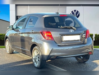 Used Toyota Yaris 2017 for sale - 76705473: Photo