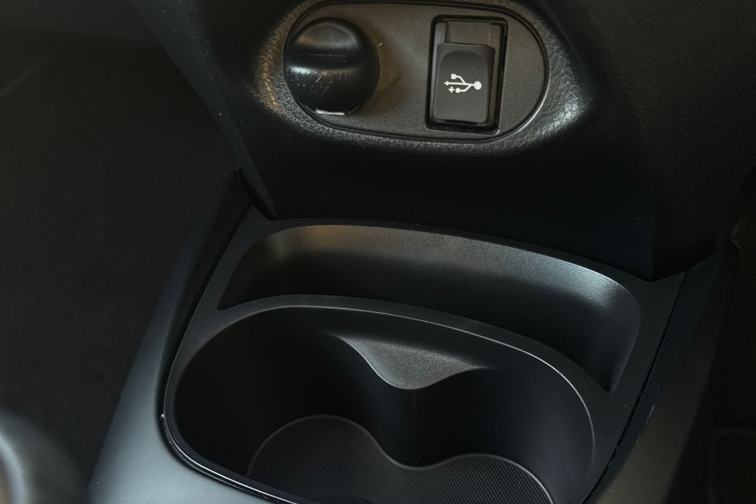 Used Toyota Yaris 2017 for sale - 76705473: Photo 30