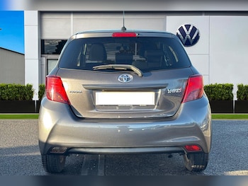 Used Toyota Yaris 2017 for sale - 76705473: Photo