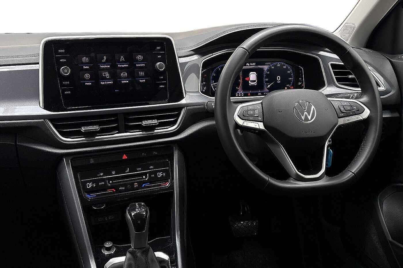 Used Volkswagen T-Roc 2024 for sale - 76665179: Photo 2