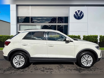 Used Volkswagen T-Roc 2023 for sale - 75863229: Photo
