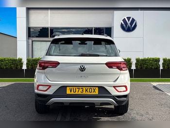Used Volkswagen T-Roc 2023 for sale - 75863229: Photo