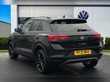 Used Volkswagen T-Roc 2021 for sale - 76476188: Photo