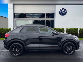 Used Volkswagen T-Roc 2021 for sale - 76476188: Photo