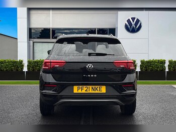 Used Volkswagen T-Roc 2021 for sale - 76476188: Photo