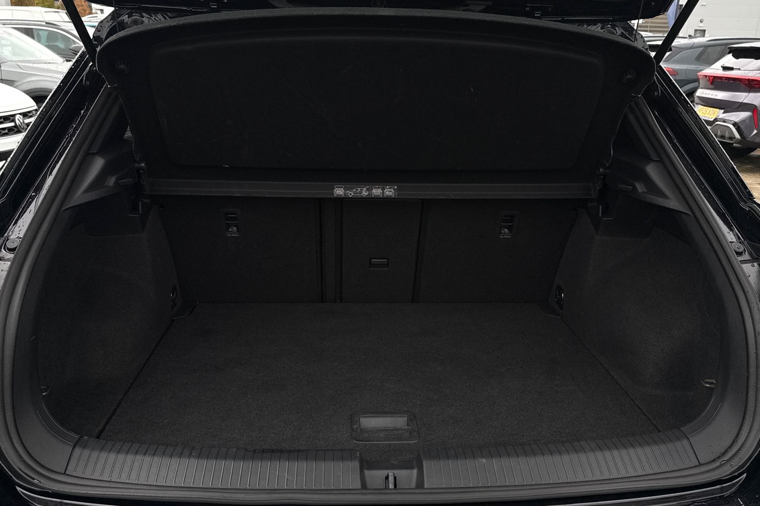 Used Volkswagen T-Roc 2021 for sale - 76476188: Photo 6