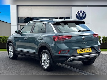 Used Volkswagen T-Roc 2024 for sale - 75367764: Photo
