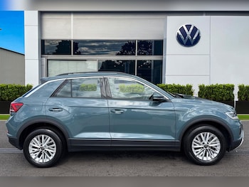 Used Volkswagen T-Roc 2024 for sale - 75367764: Photo