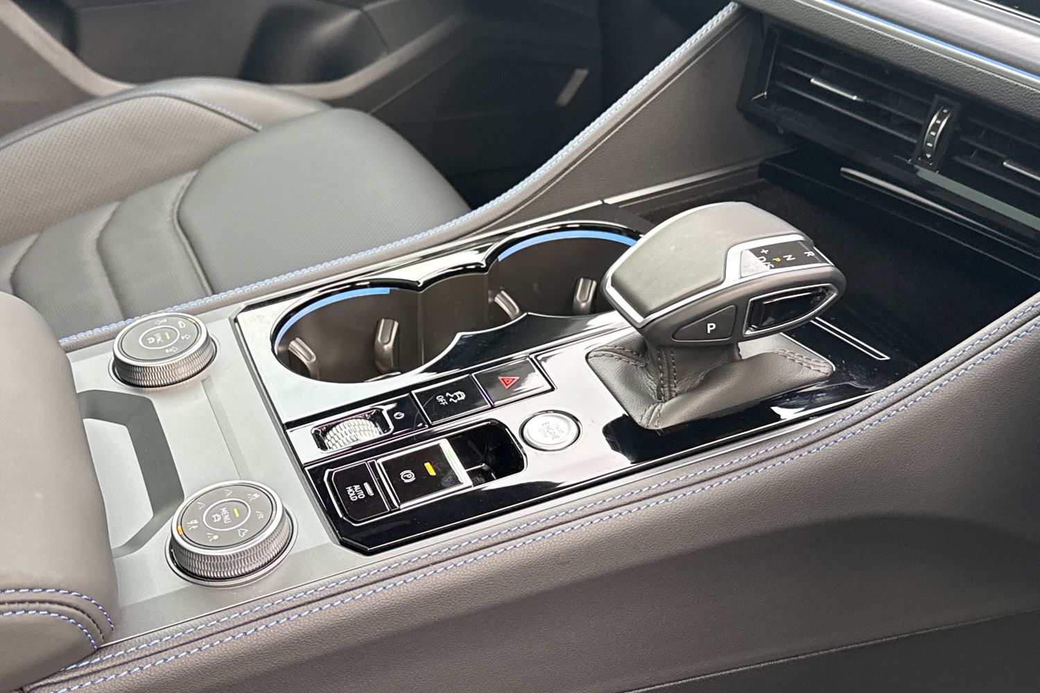 Used Volkswagen Touareg 2025 for sale - 77282110: Photo 22