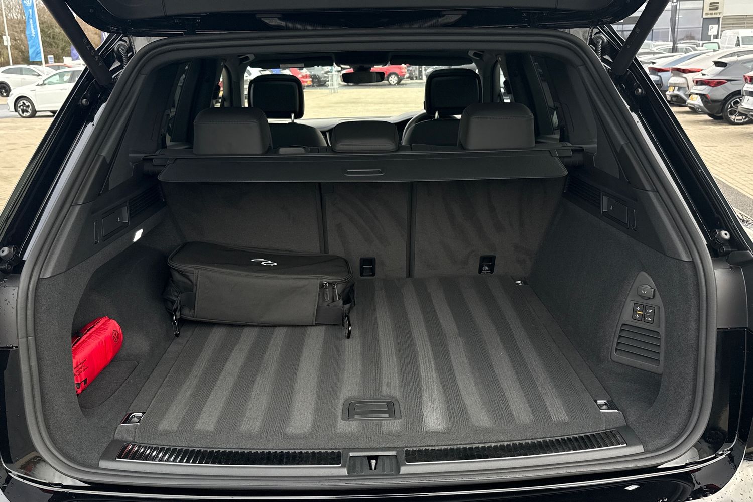 Used Volkswagen Touareg 2025 for sale - 77282110: Photo 6