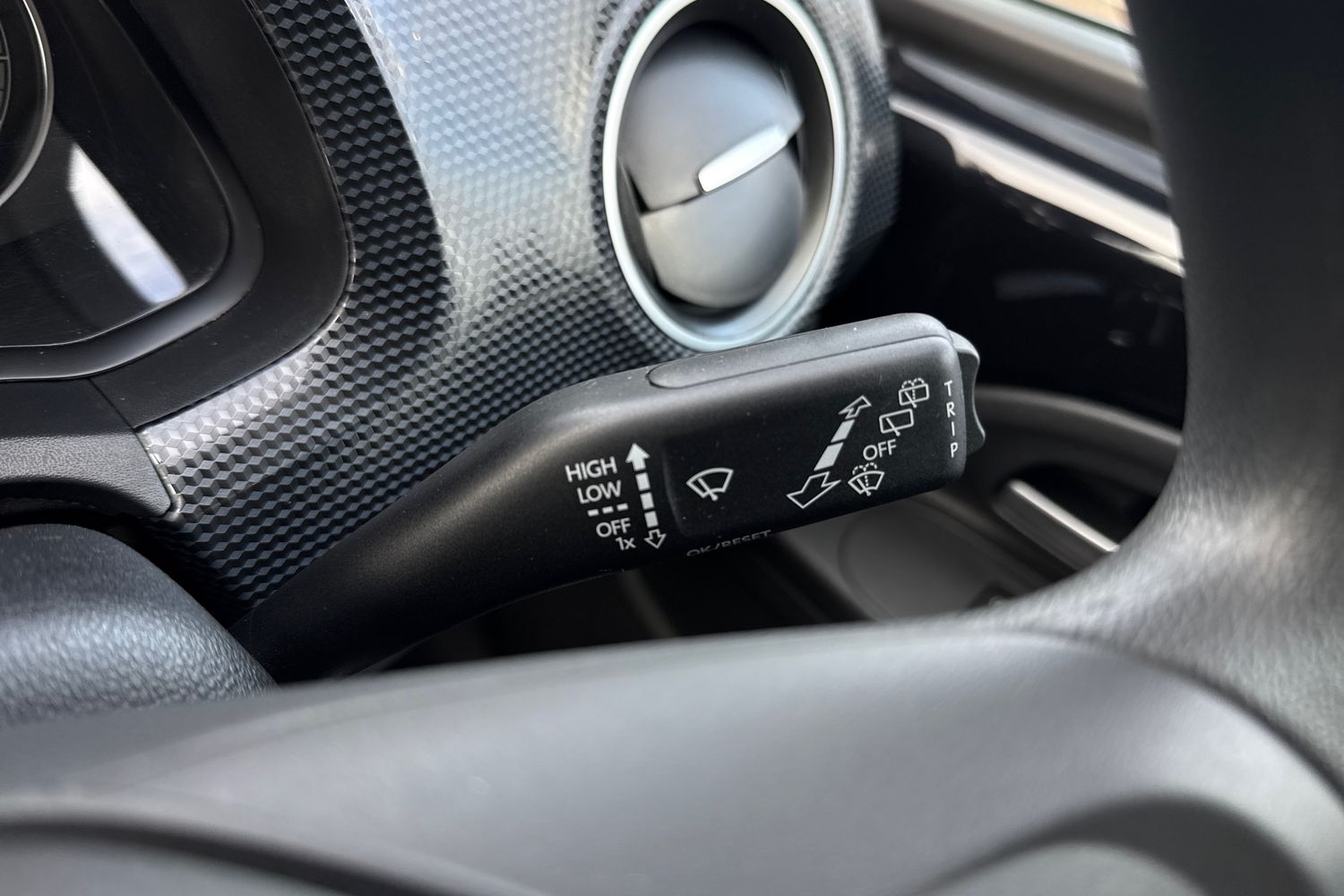 Used Volkswagen up! 2022 for sale - 77642106: Photo 32