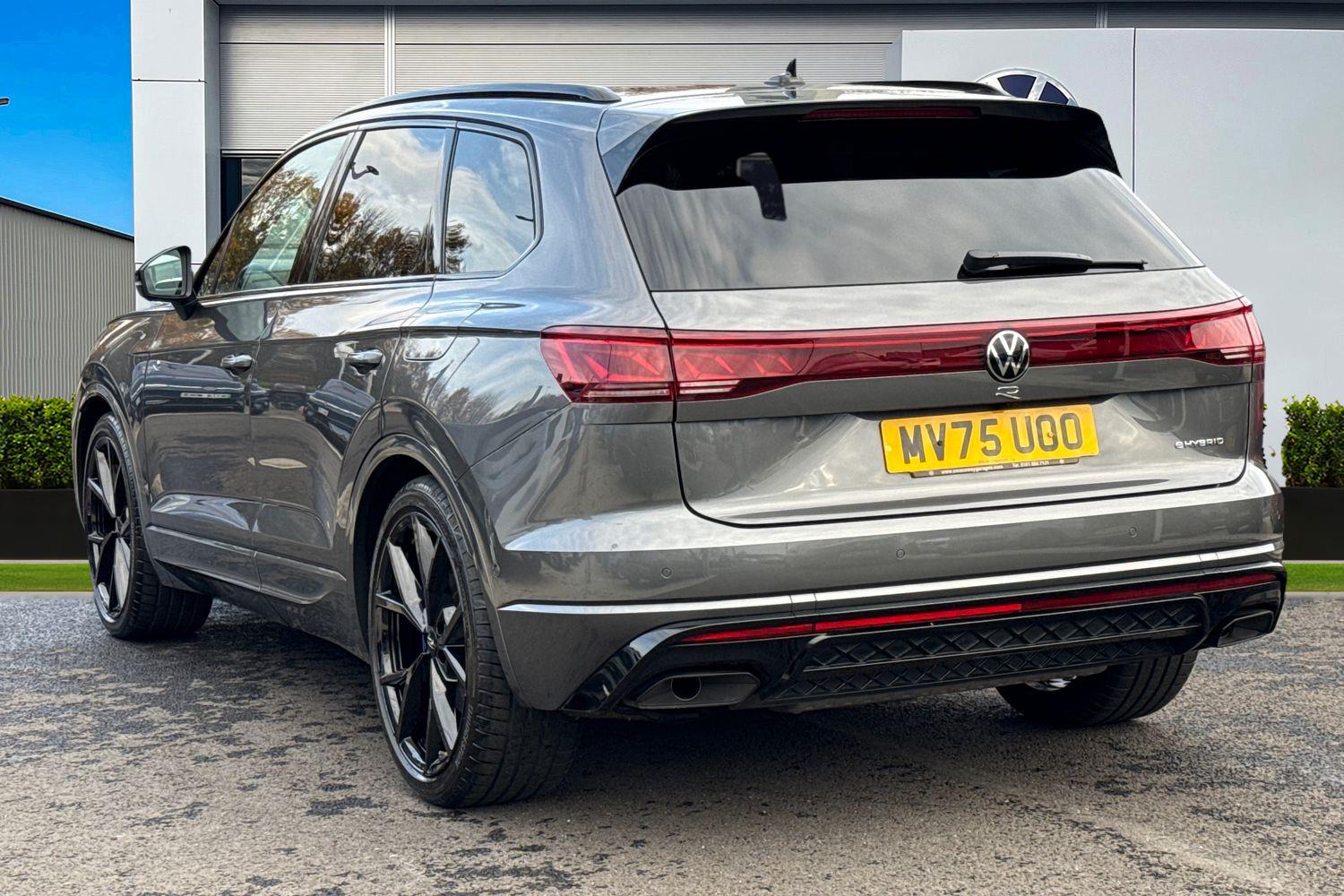Used Volkswagen Touareg 2025 for sale - 76502986: Photo 2