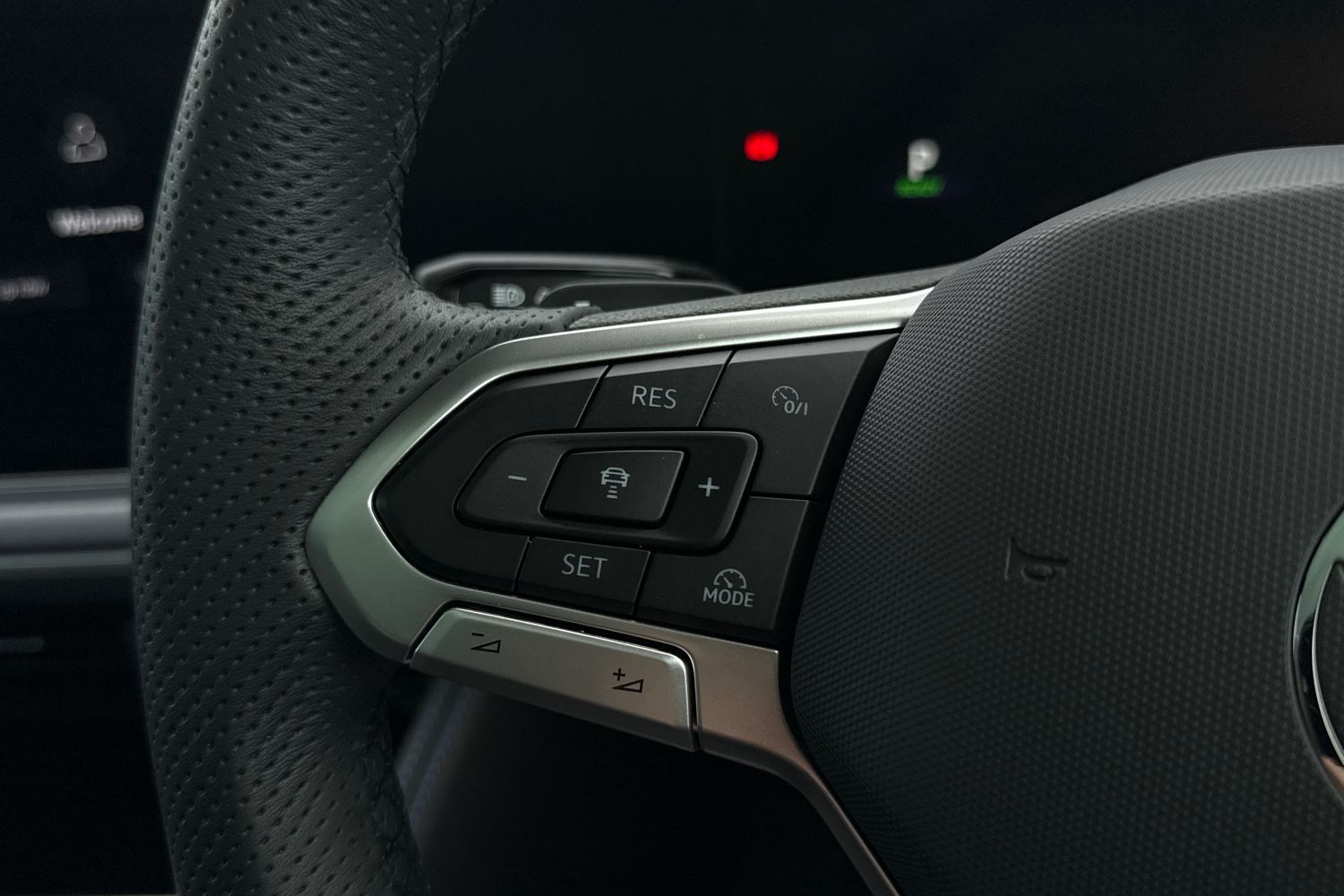 Used Volkswagen Touareg 2025 for sale - 76502986: Photo 40