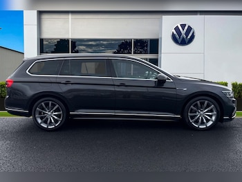 Used Volkswagen Passat 2021 for sale - 76334390: Photo